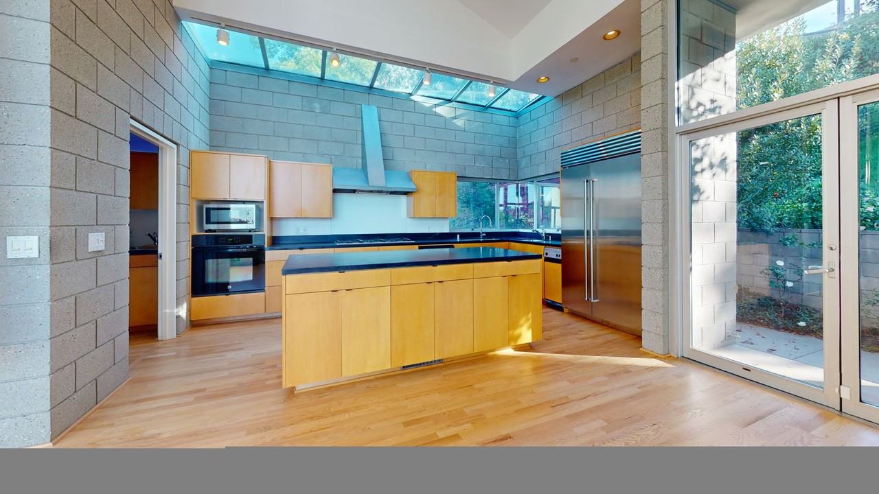 1602 Woodglen Ln - Photo 5 of 14