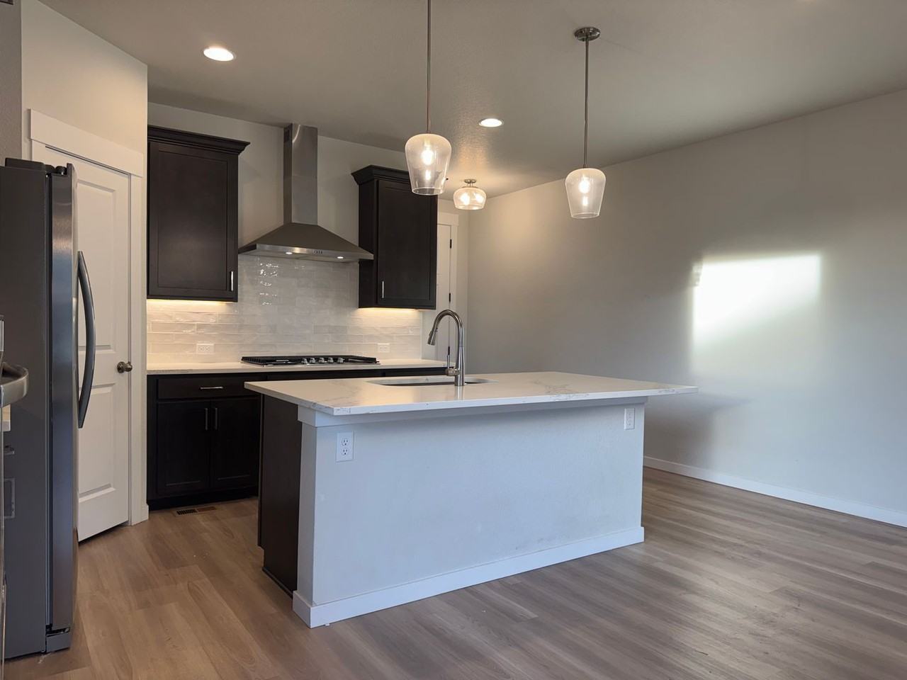 7967 Pennydale Dr - Photo 3 of 24