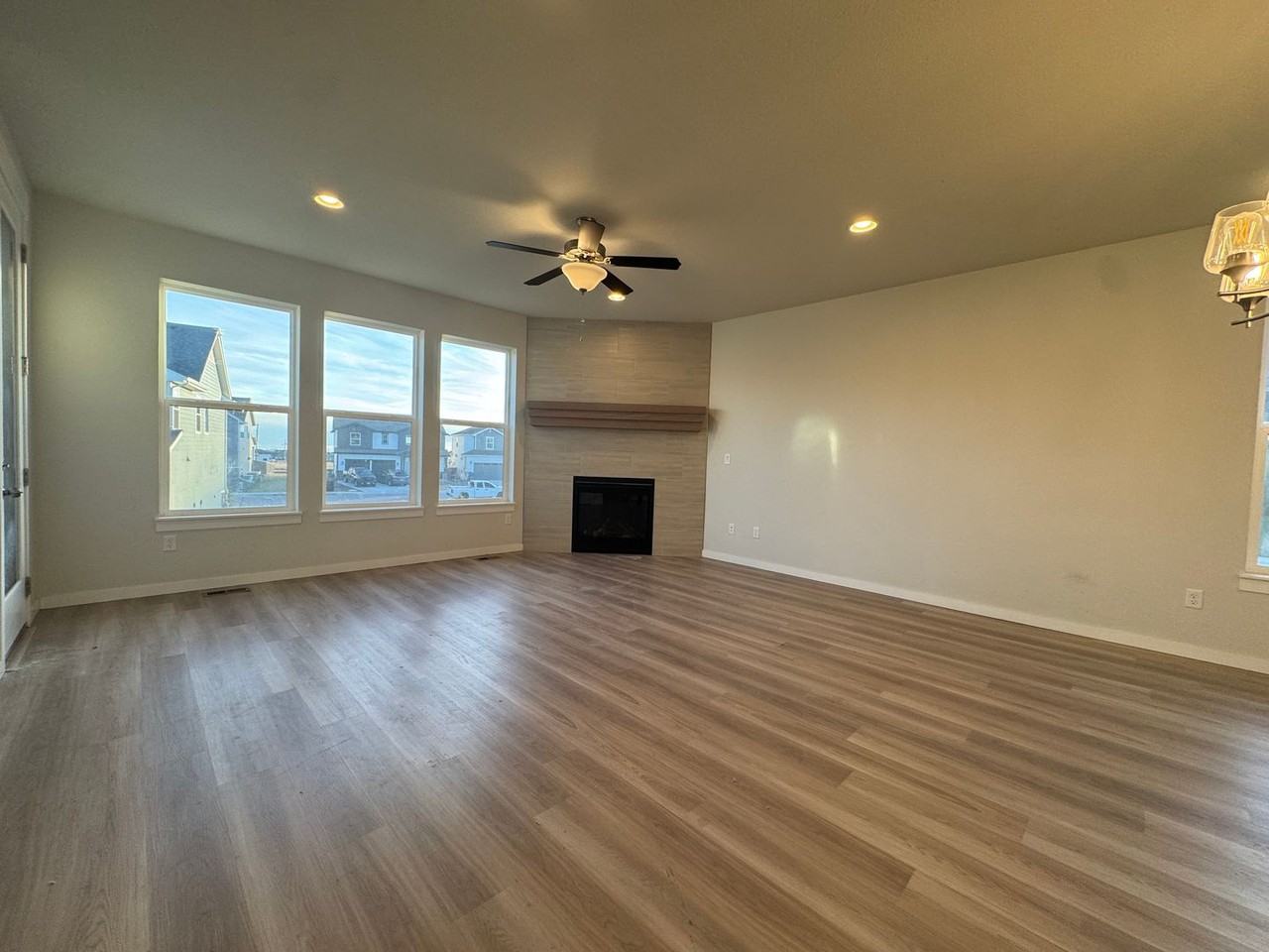 7967 Pennydale Dr - Photo 6 of 24