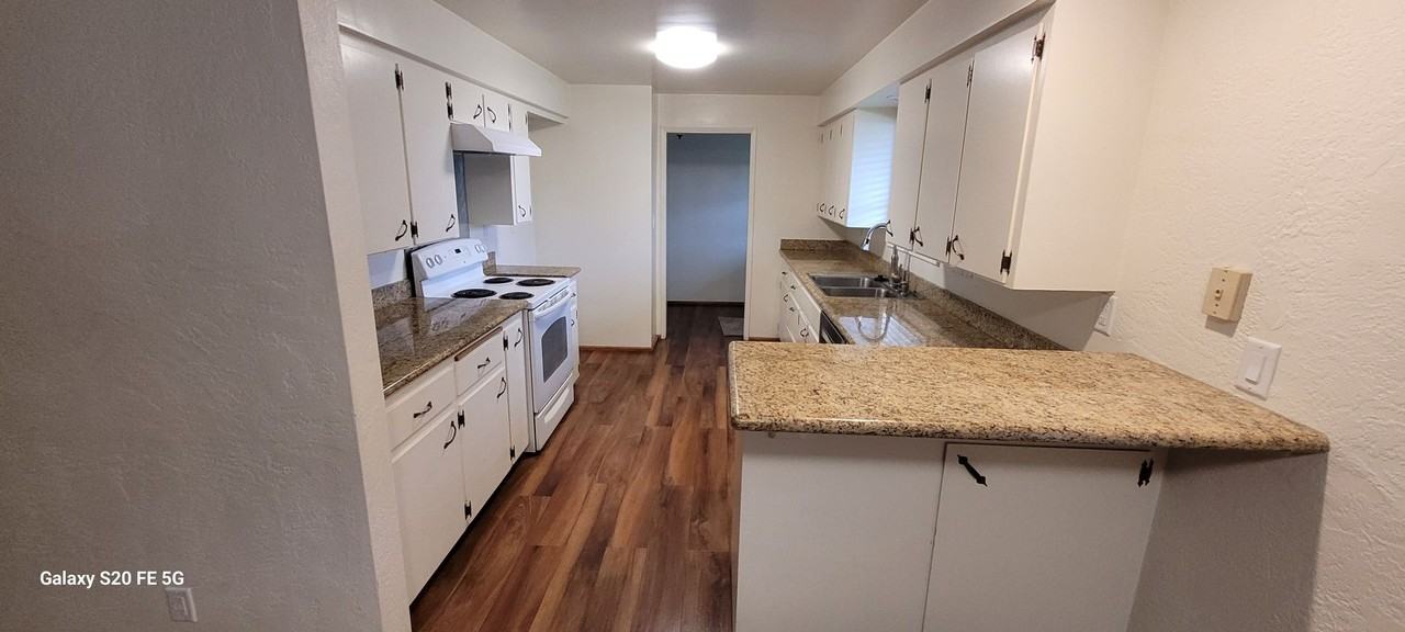 5285 Raymond Way - Photo 4 of 17