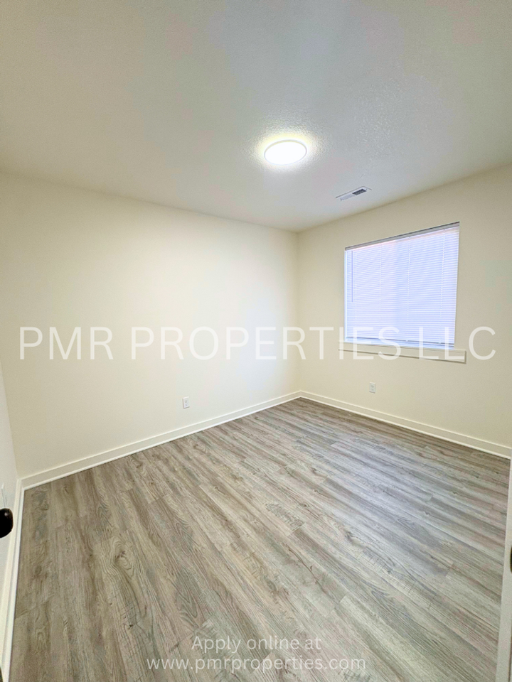 5211 Lake Ave - Photo 2 of 9