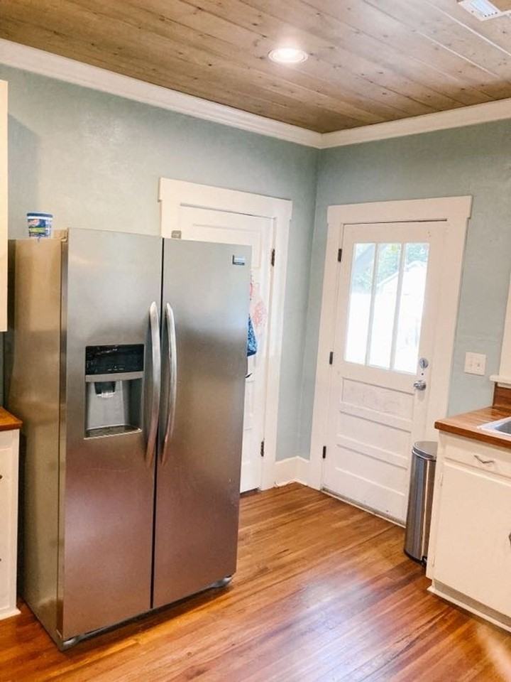 1436 22nd St - Photo 6 of 28