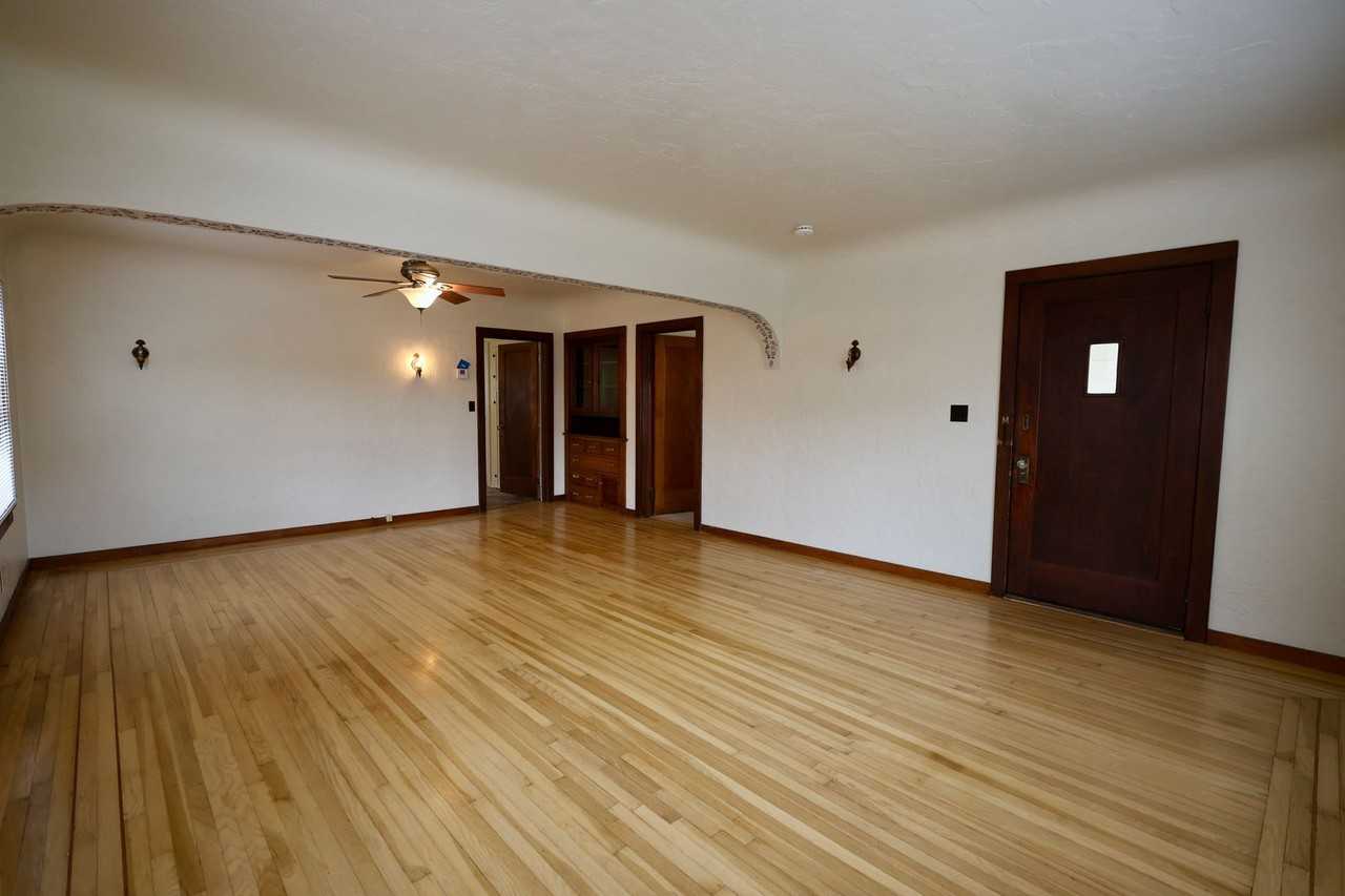 408 1st St - Photo 6 of 30