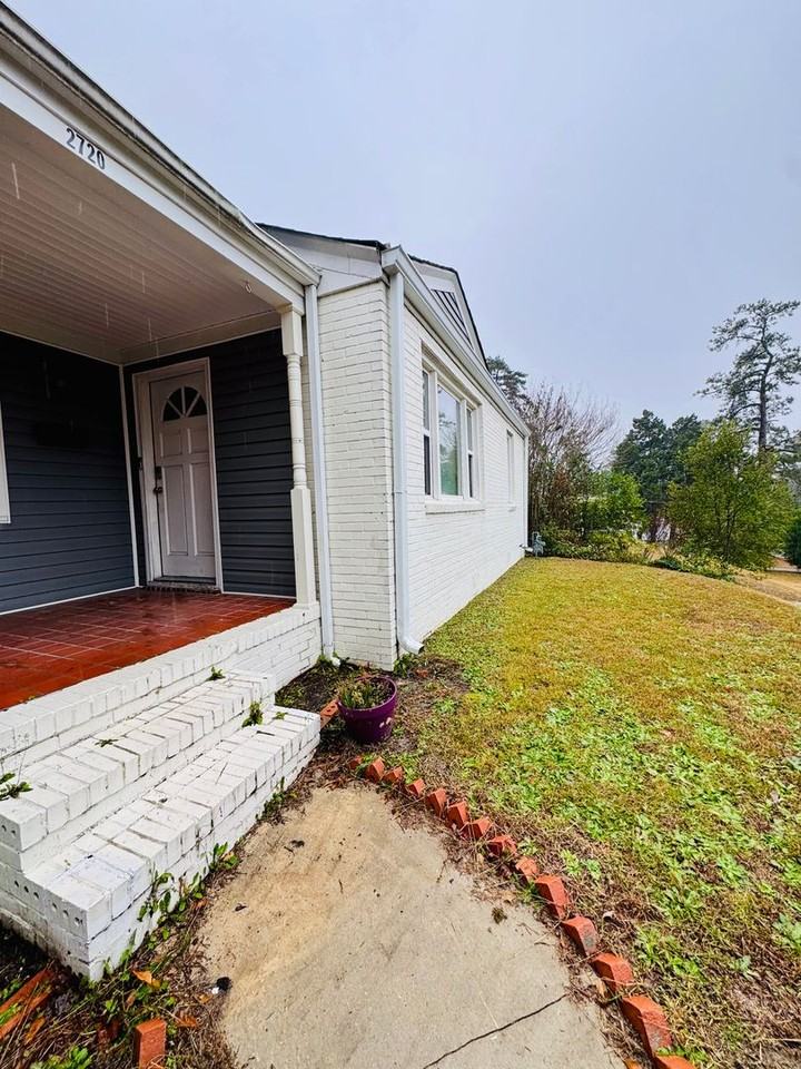 2720 Hazel St - Photo 5 of 36