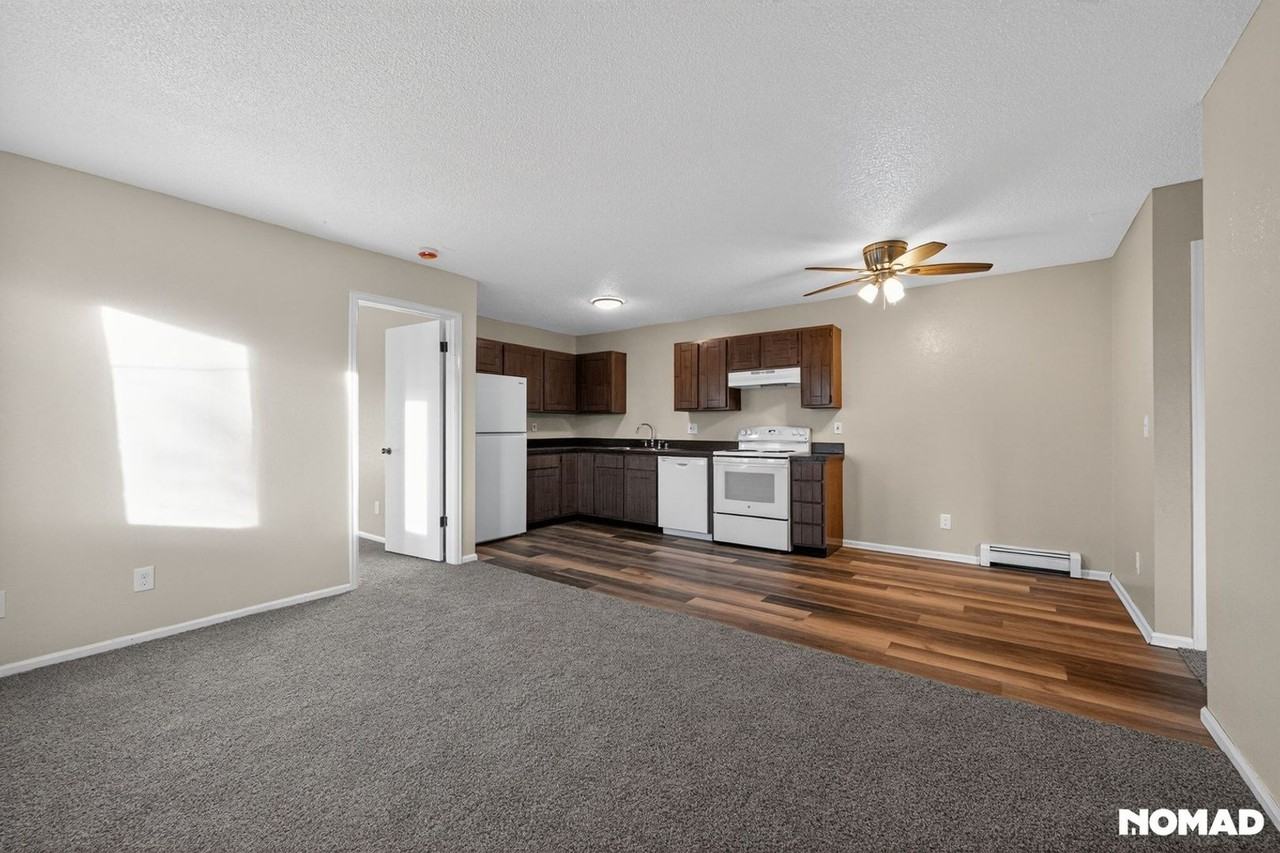 820 Stone Mountain Ct - Photo 6 of 31