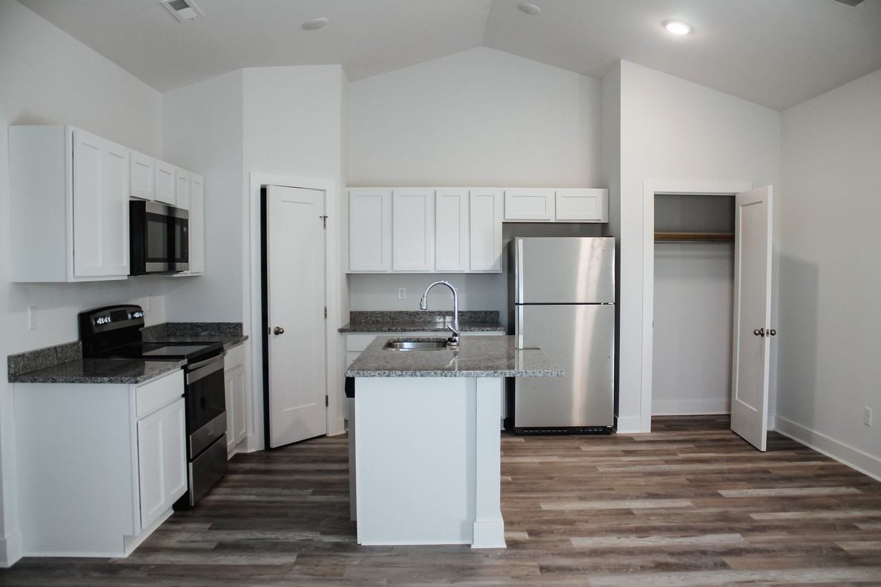 4523 N Froli St - Photo 3 of 16