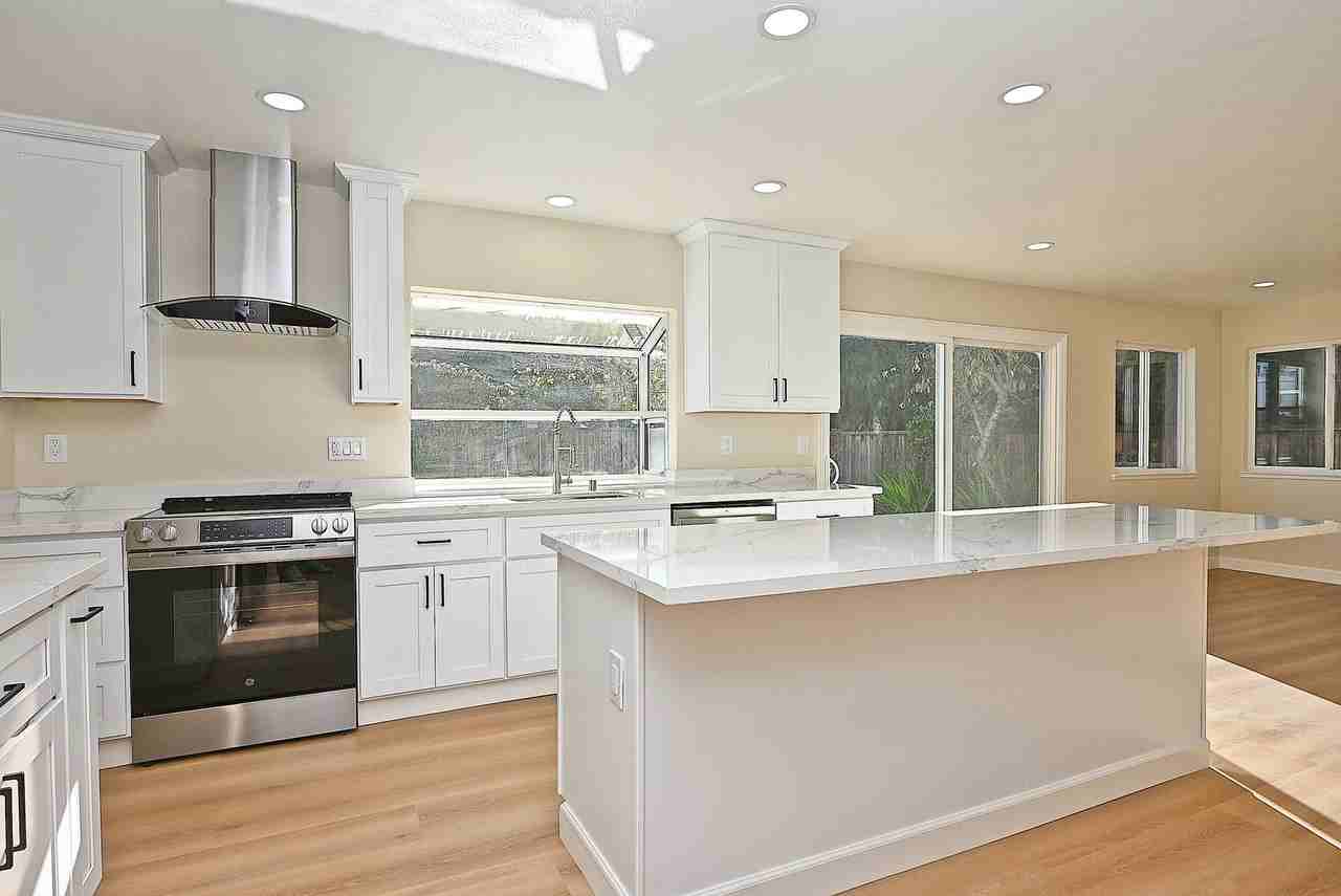 3088 Reynolds Ct - Photo 7 of 32