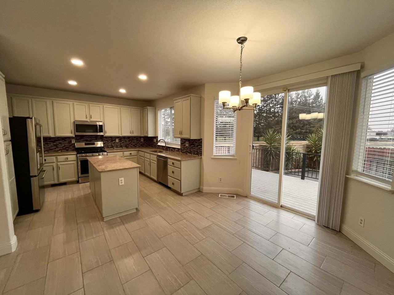 4333 Peninsula Dr - Photo 5 of 25