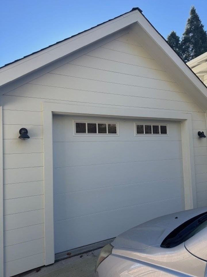 337 S Pine St - Photo 2 of 7