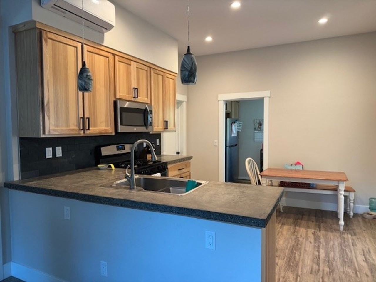 337 S Pine St - Photo 4 of 7