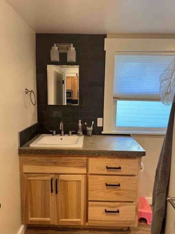 337 S Pine St - Photo 6 of 7