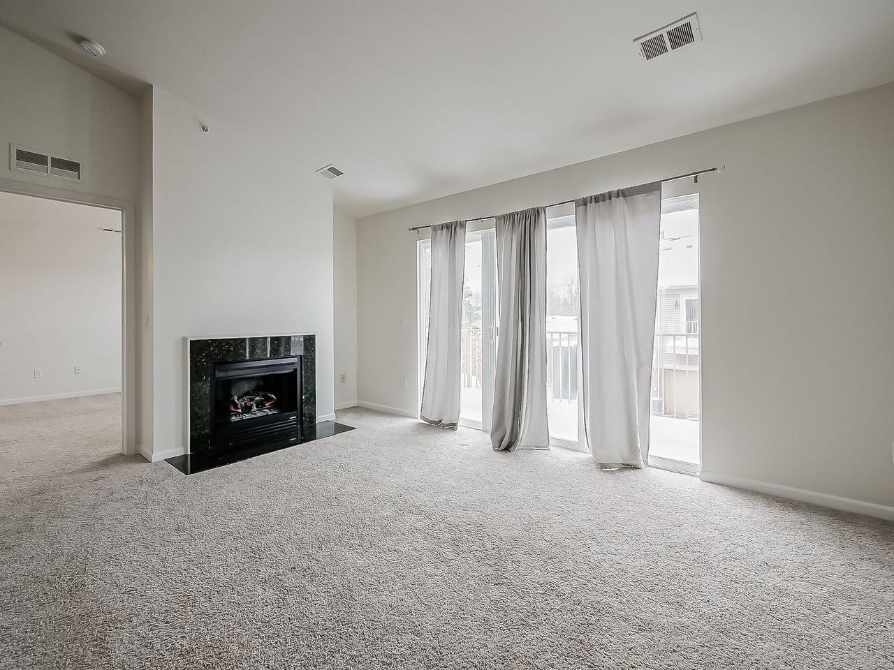 245 Wright St - Photo 3 of 37