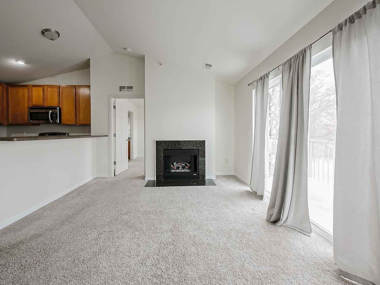 245 Wright St - Photo 4 of 37