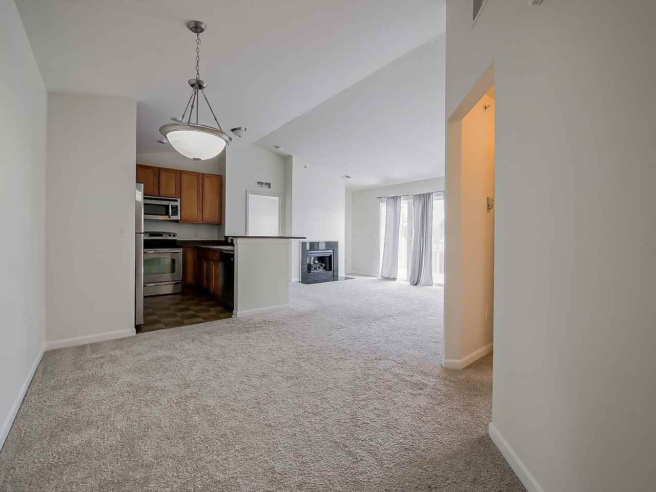 245 Wright St - Photo 6 of 37