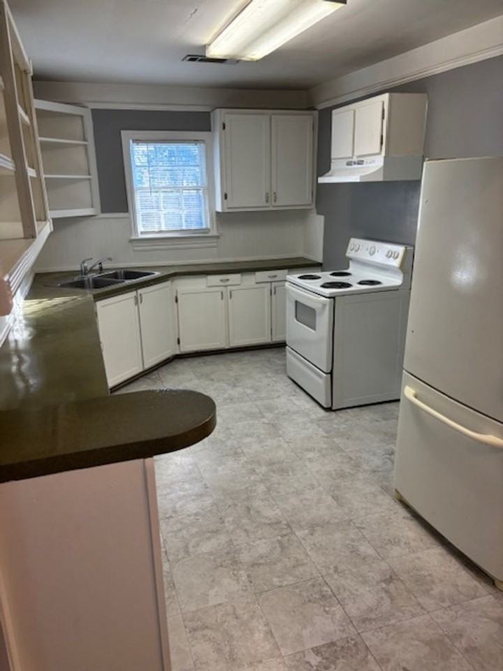 3702 3rd Ave - Photo 3 of 11