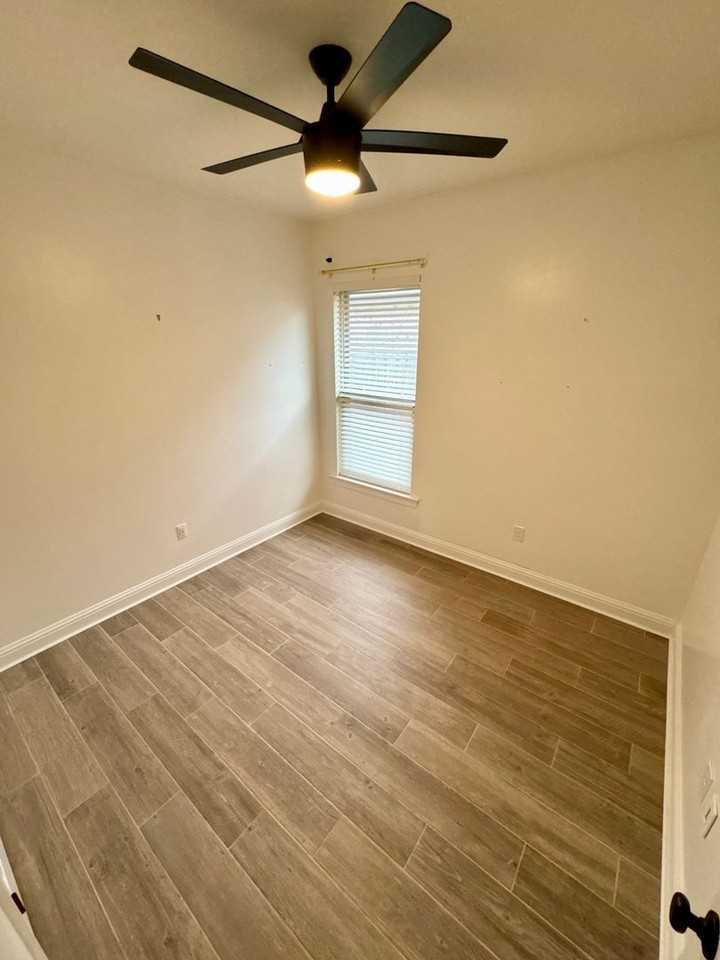 402 Coppice Pl - Photo 6 of 11