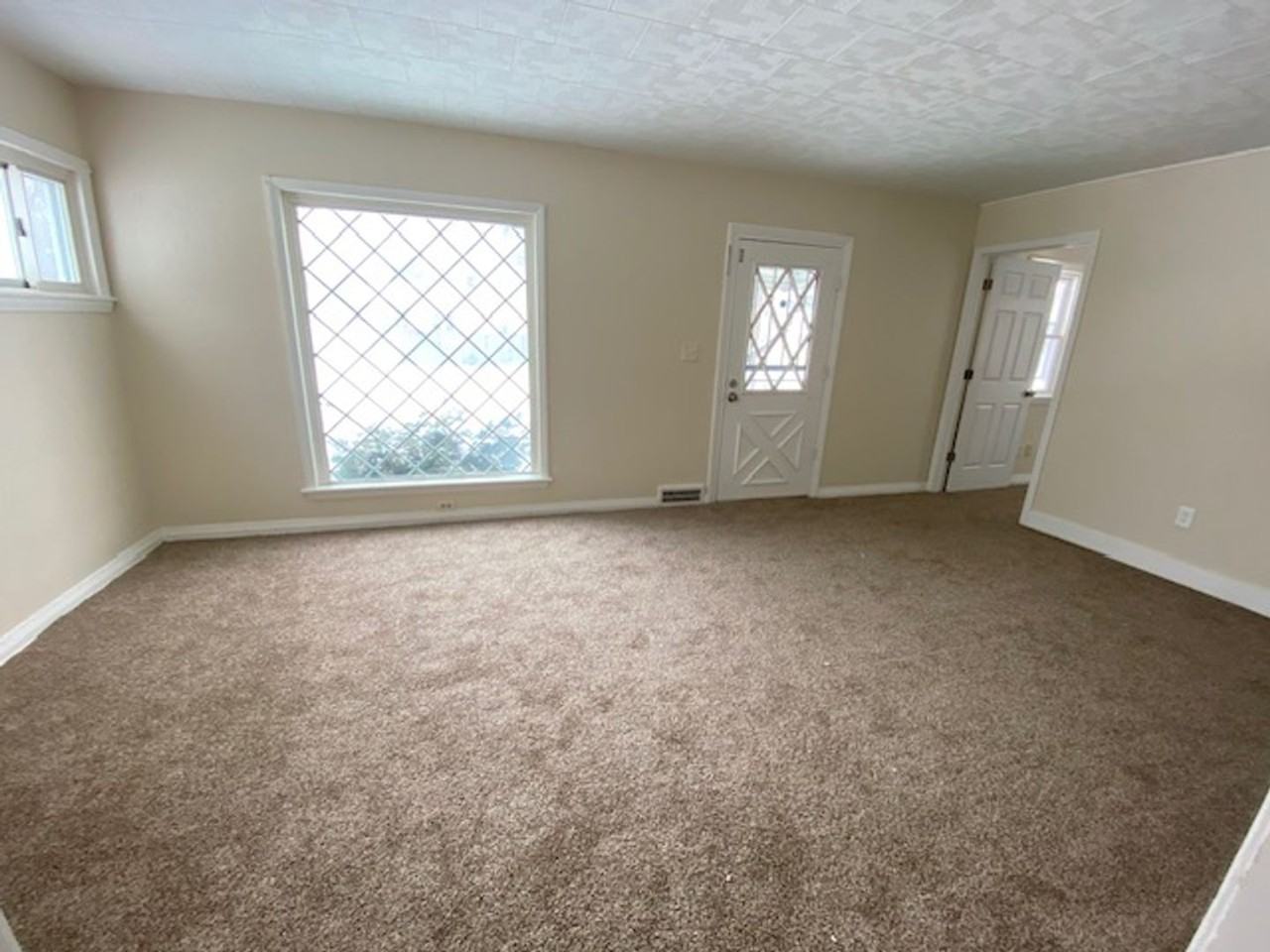 1381 Orrin St - Photo 2 of 12