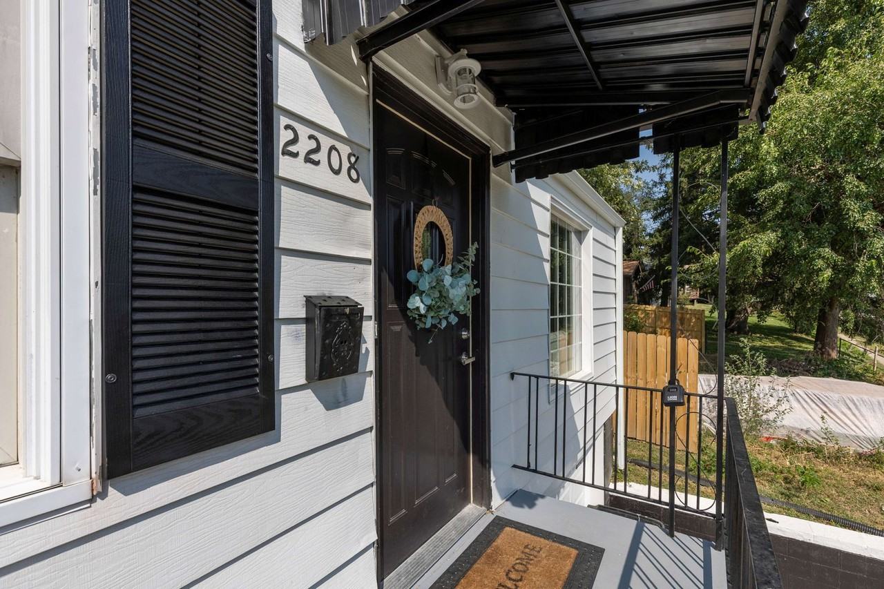 2208 N 60th St - Photo 4 of 26