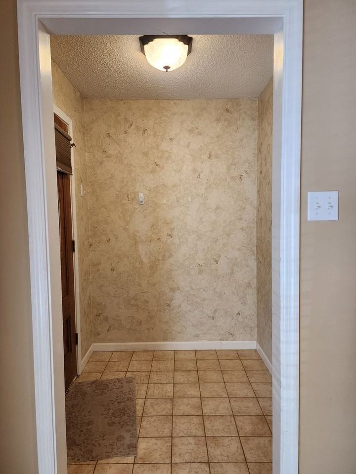 809 Stetson Dr - Photo 3 of 37