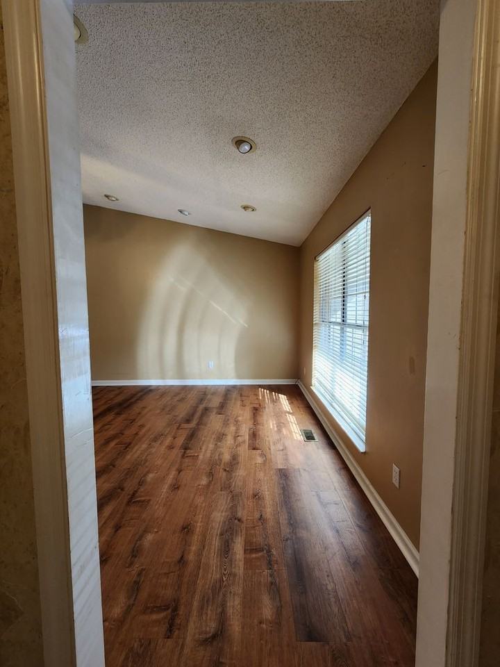 809 Stetson Dr - Photo 4 of 37