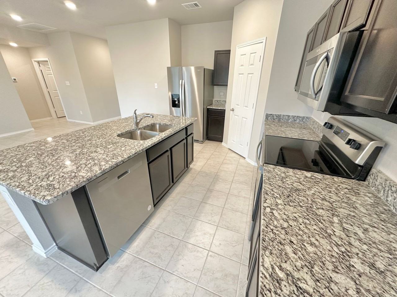 5202 Karen Green Dr - Photo 2 of 23