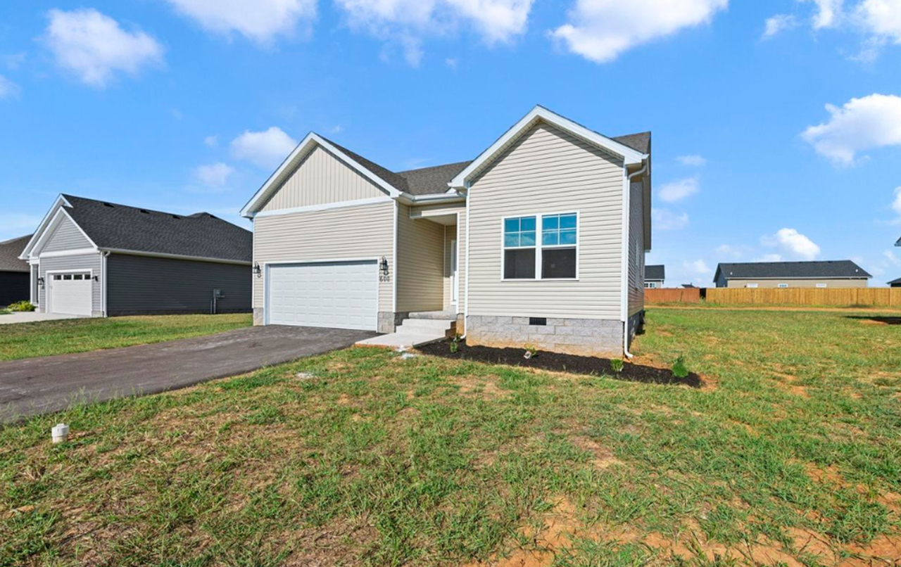 600 Victoria Way - Photo 2 of 17