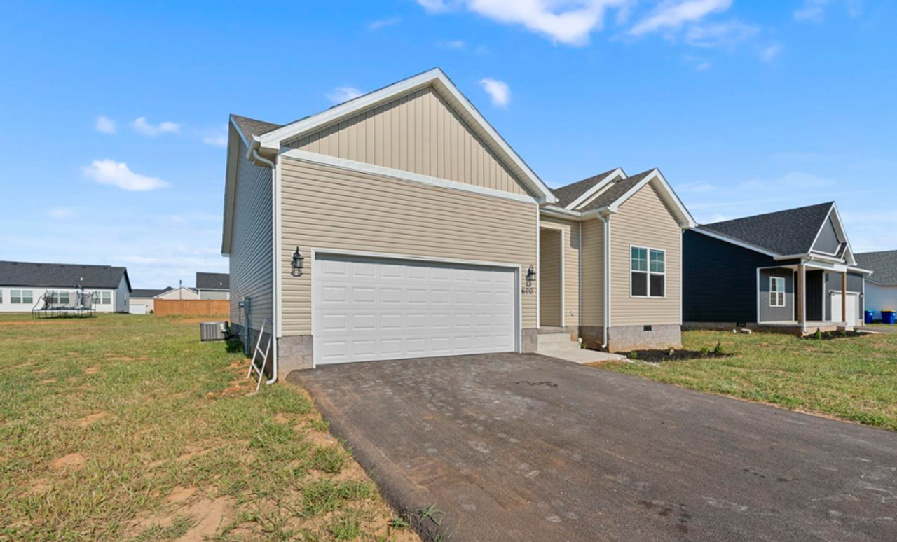 600 Victoria Way - Photo 3 of 17