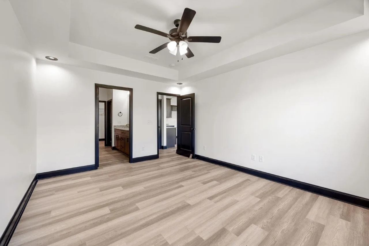 506 Victoria Way - Photo 7 of 17