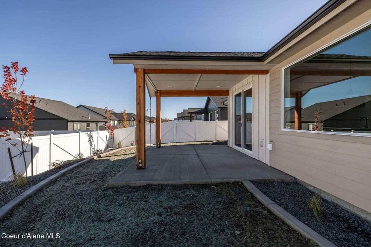 9141 W Cultivator Ave - Photo 4 of 26