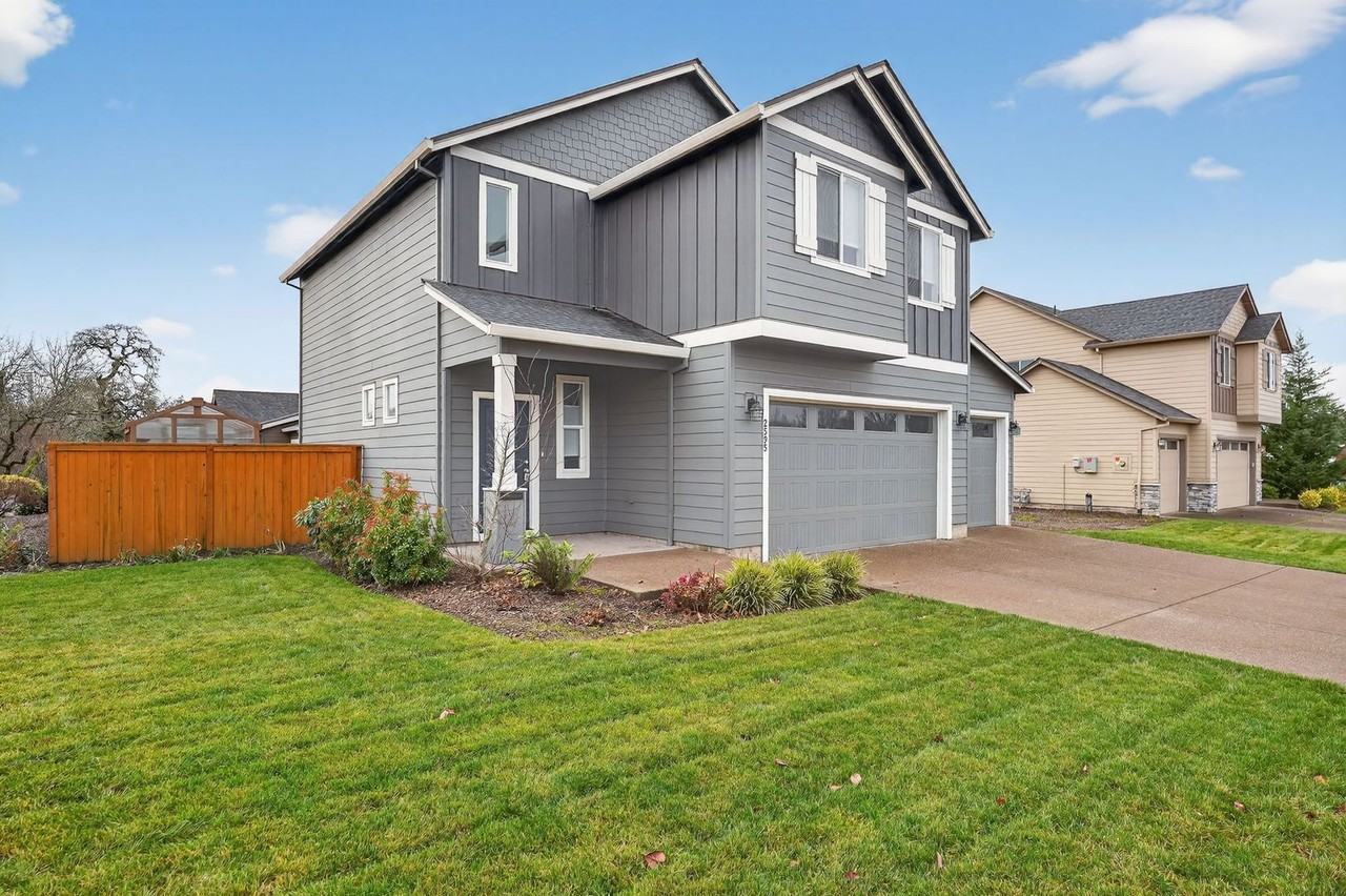 2595 S Ginger St - Photo 2 of 18