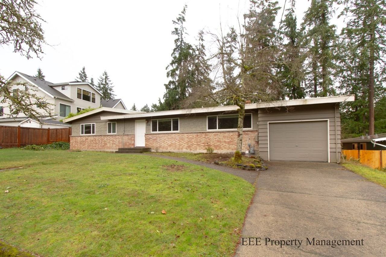 2429 159th Ave Se - Photo 2 of 25