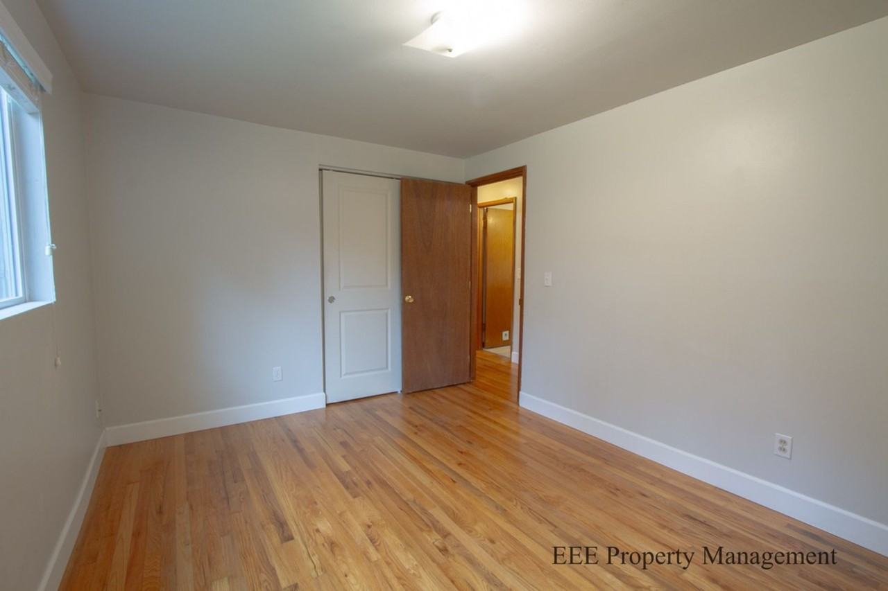 2429 159th Ave Se - Photo 6 of 25