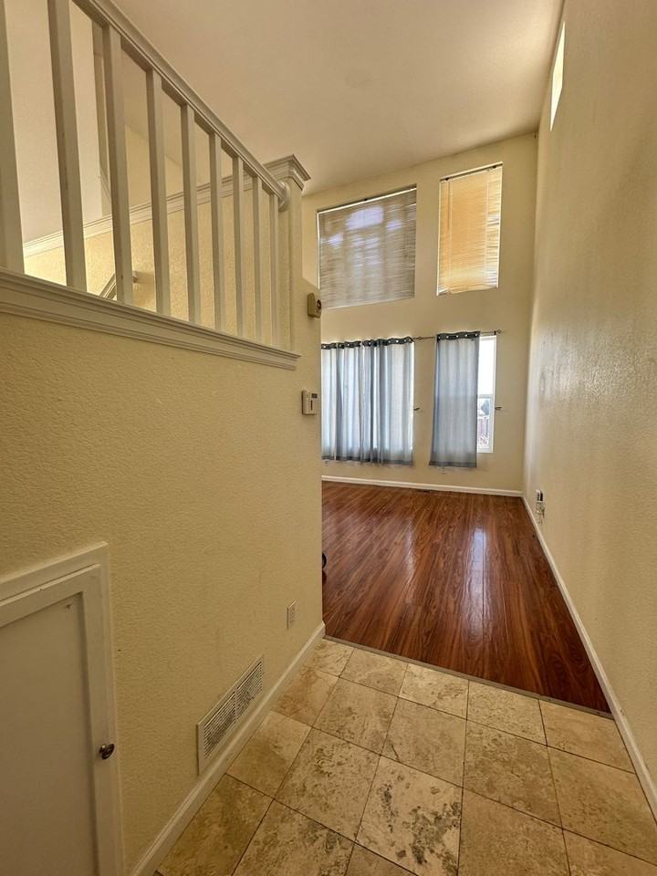 11972 Glencoe Dr - Photo 2 of 13