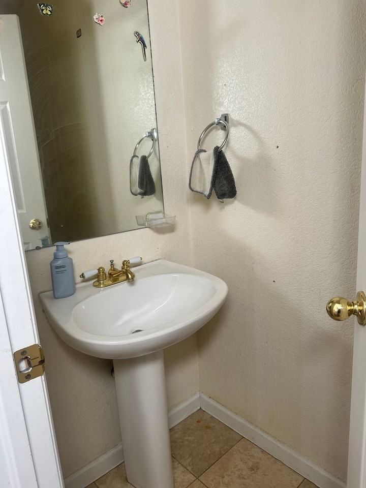 11972 Glencoe Dr - Photo 5 of 13