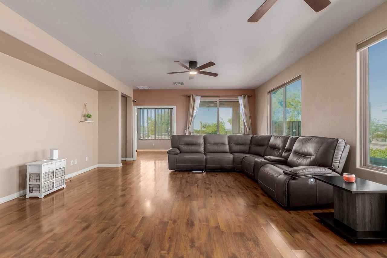 32270 N Echo Canyon Rd - Photo 2 of 28