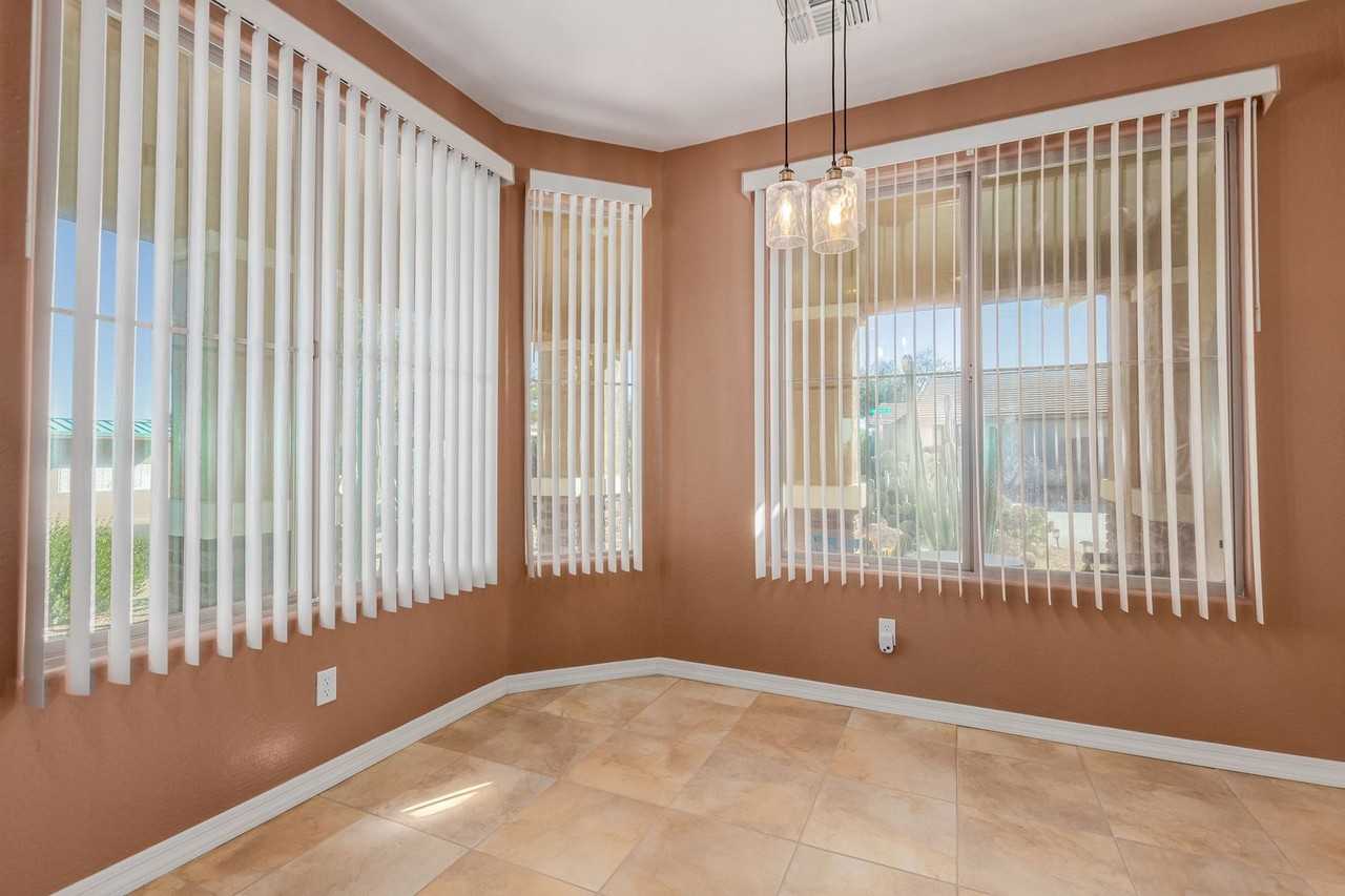 32270 N Echo Canyon Rd - Photo 5 of 28