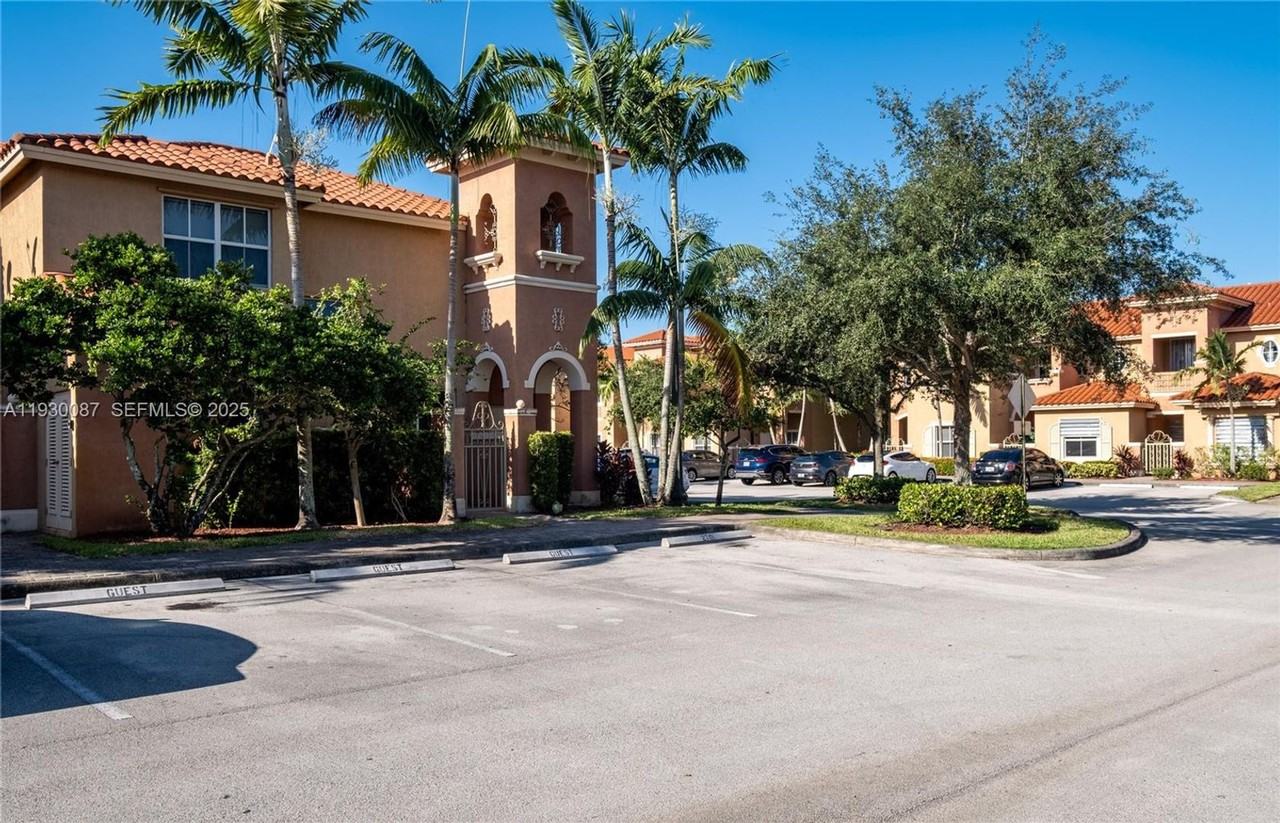 1009 Sw 144th Ave #2701 - Photo 5 of 30