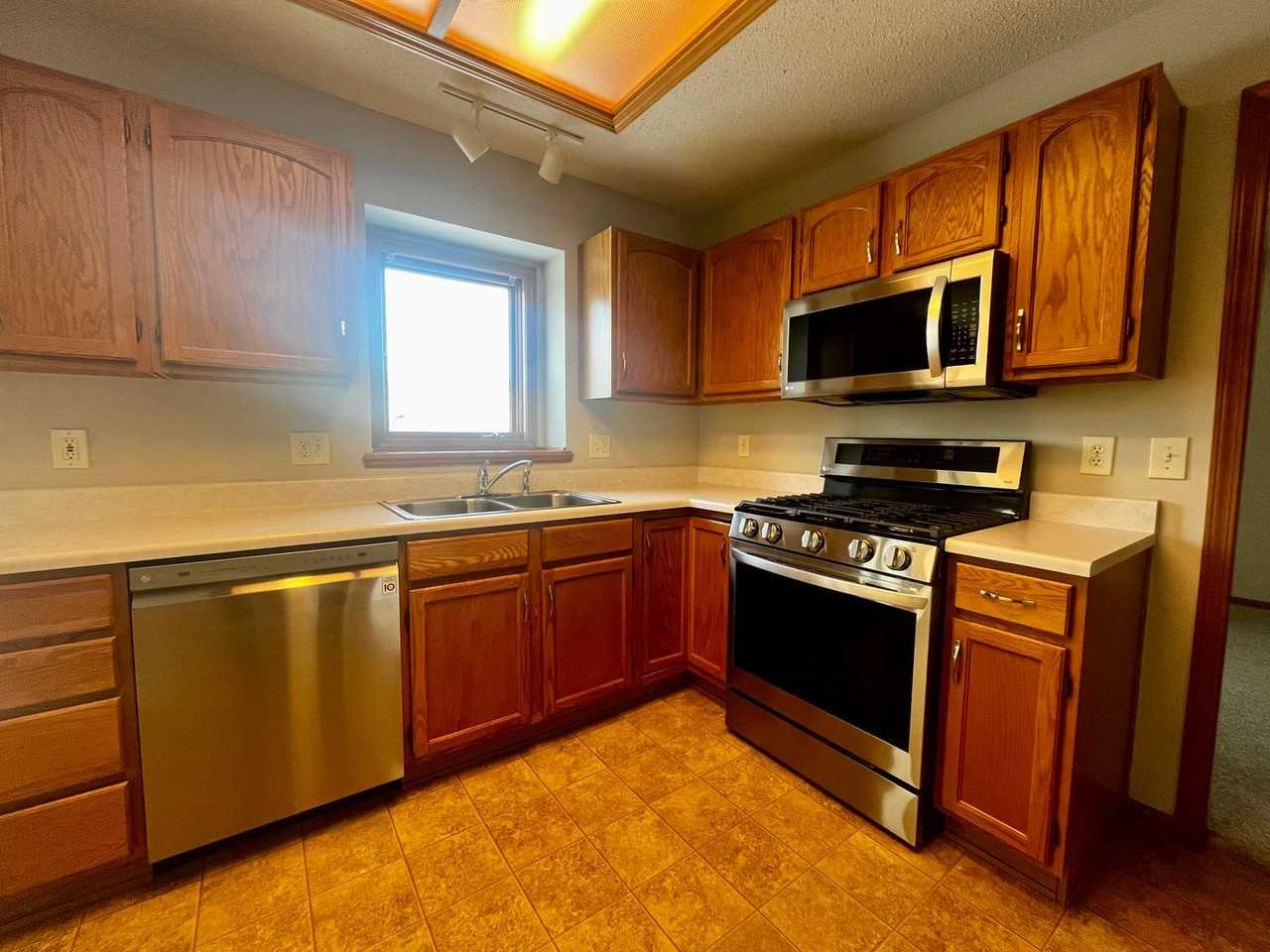 10523 Verbena Ln - Photo 4 of 33