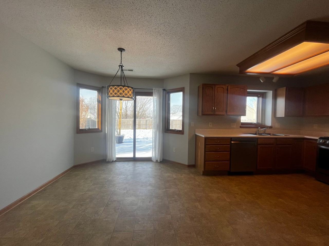 10523 Verbena Ln - Photo 7 of 33