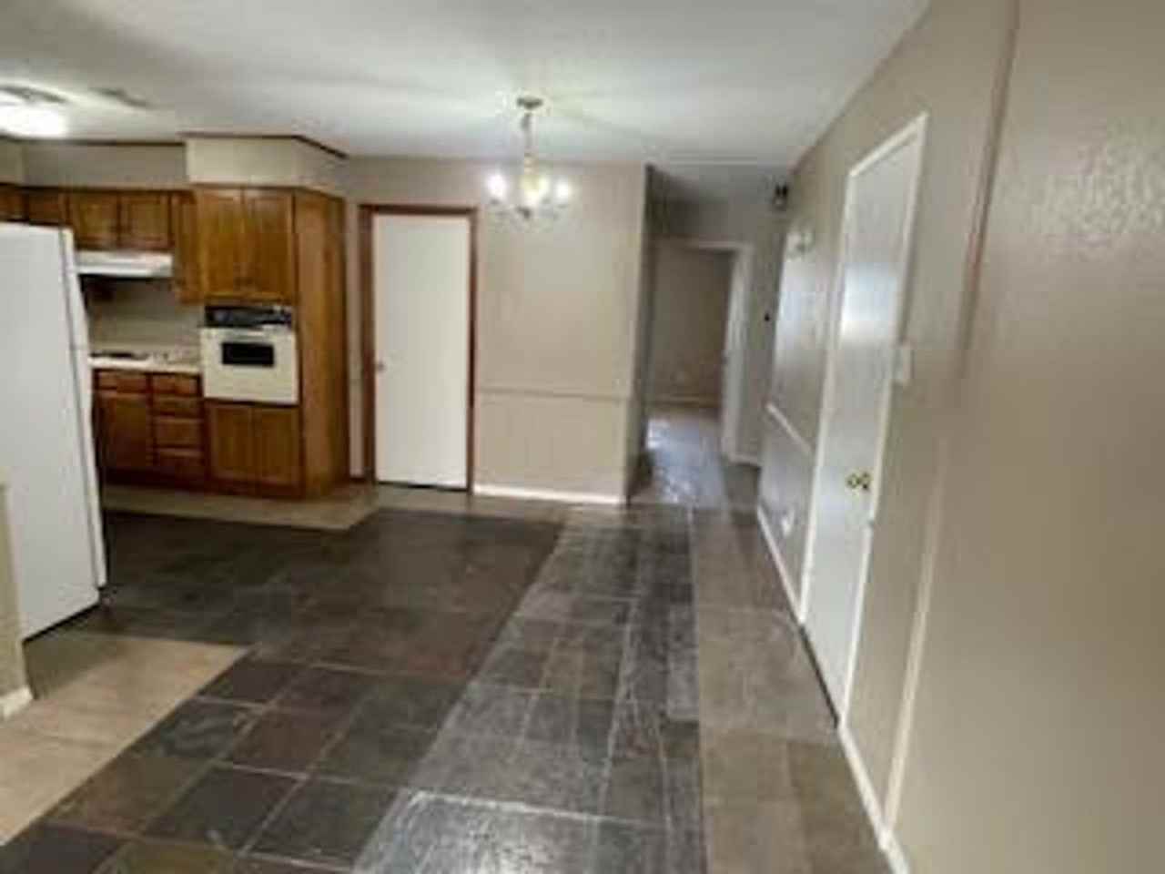 107 Briarwood Ln - Photo 2 of 6