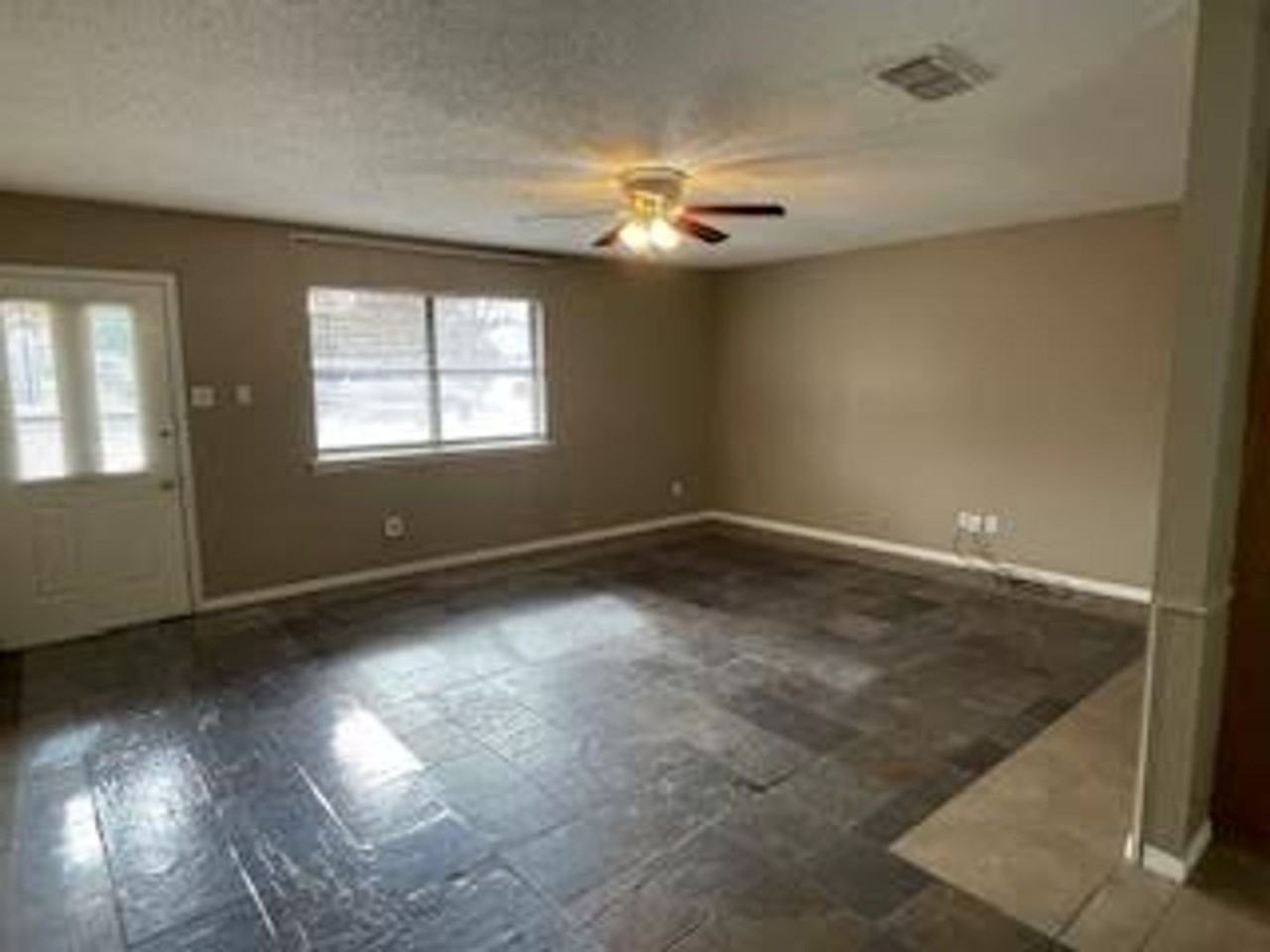 107 Briarwood Ln - Photo 3 of 6