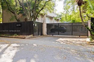 3028 3028 Center St TH 3028 - Photo 1 of 1