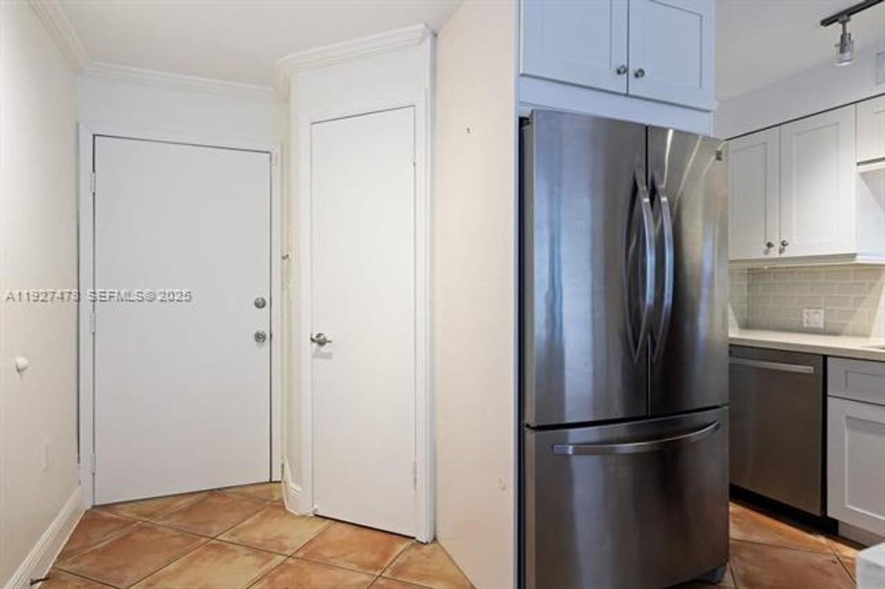 3028 3028 Center St TH 3028 - Photo 4 of 24