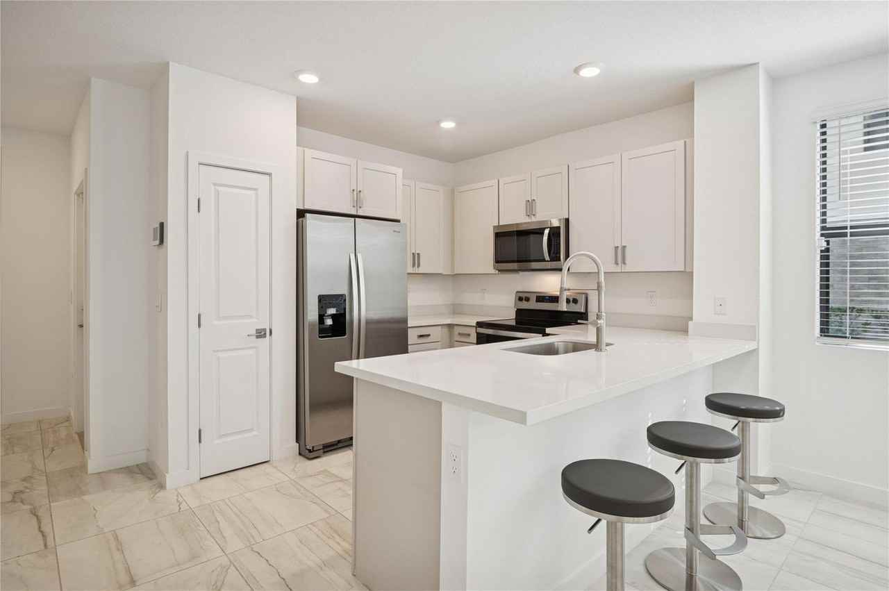 180 Se 5th Ct - Photo 5 of 12