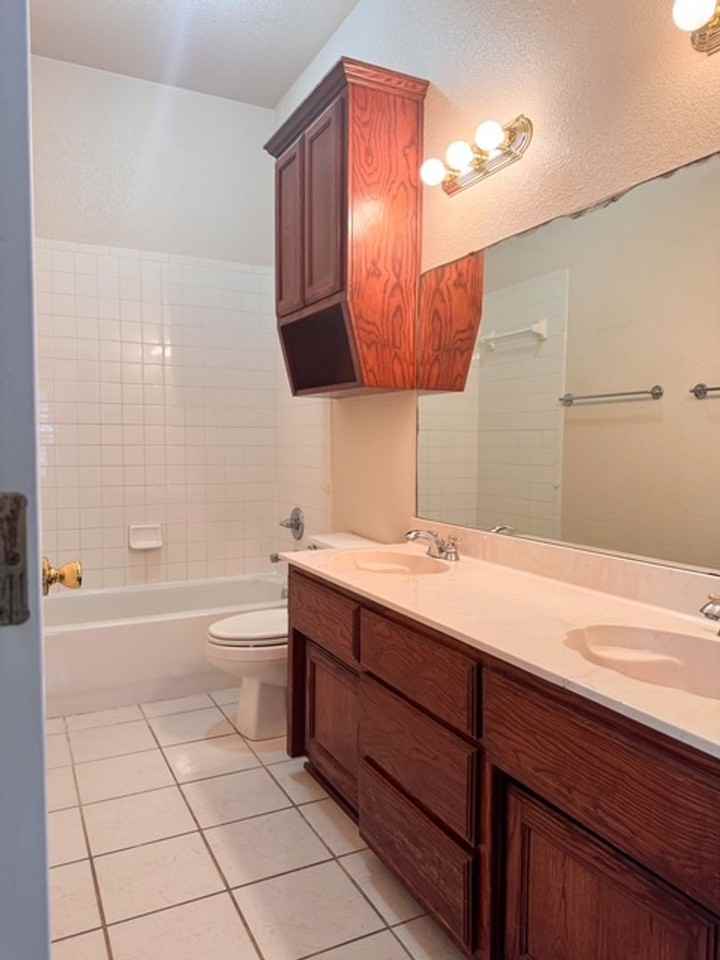 3003 Bachelor Button Blvd - Photo 7 of 10