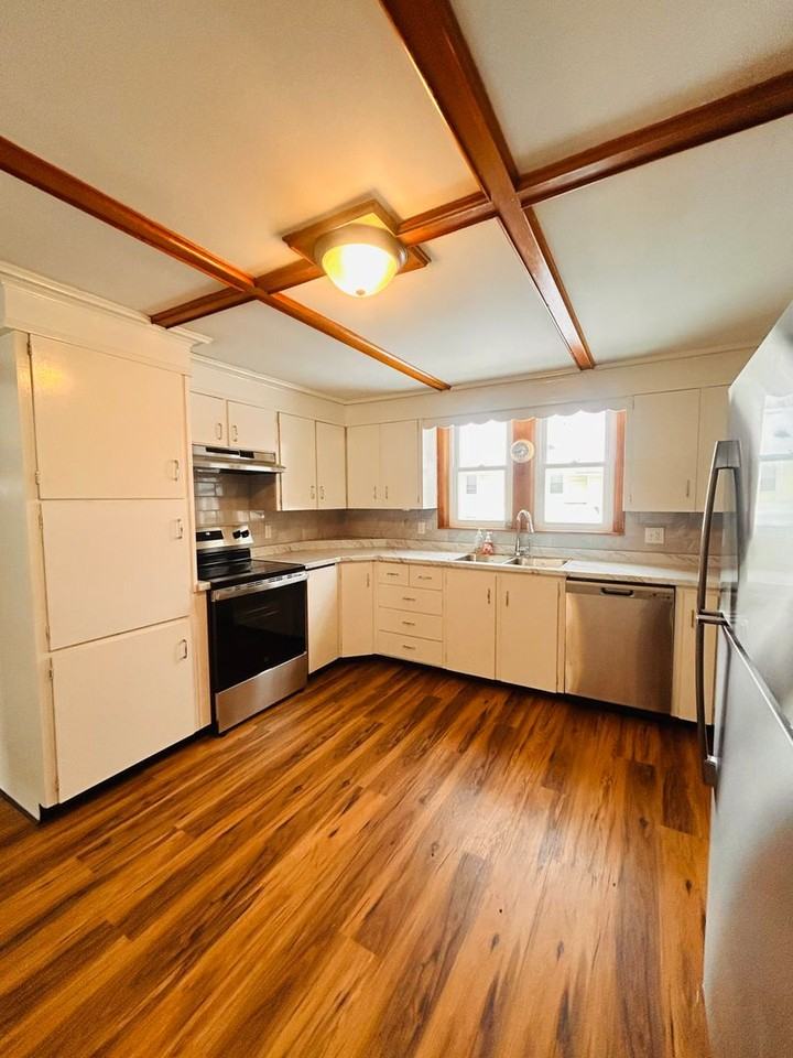 46 N Main St - Photo 7 of 50