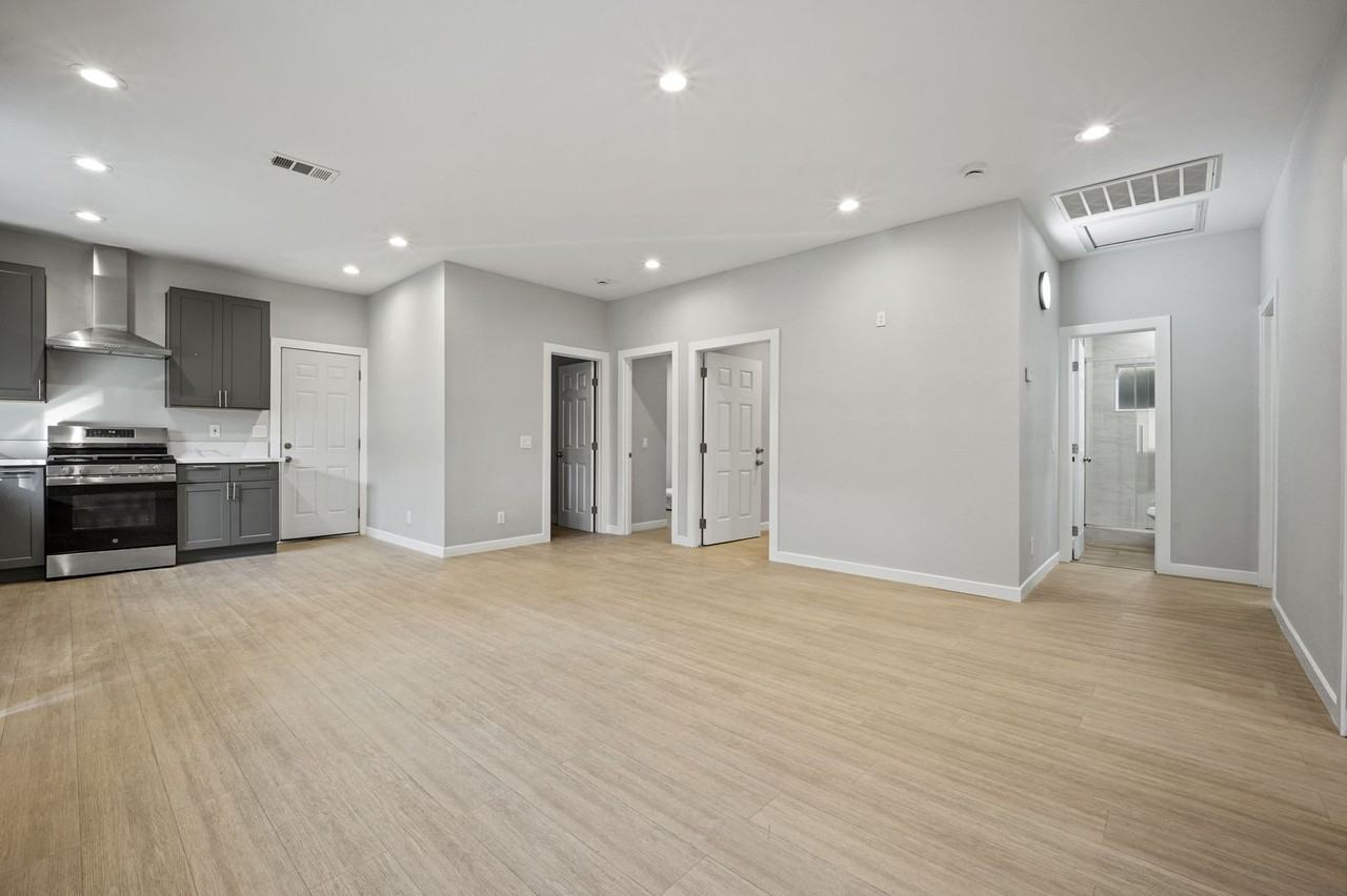 1584 W Wakefield Ave #B - Photo 5 of 16