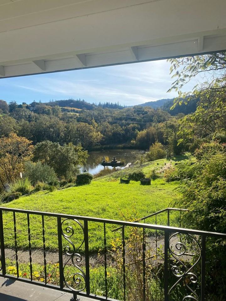 250 Theresa Dr - Photo 2 of 10