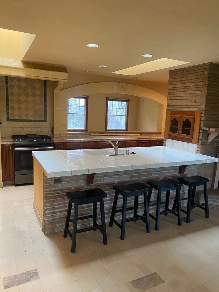 250 Theresa Dr - Photo 3 of 10