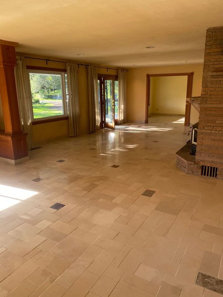 250 Theresa Dr - Photo 5 of 10